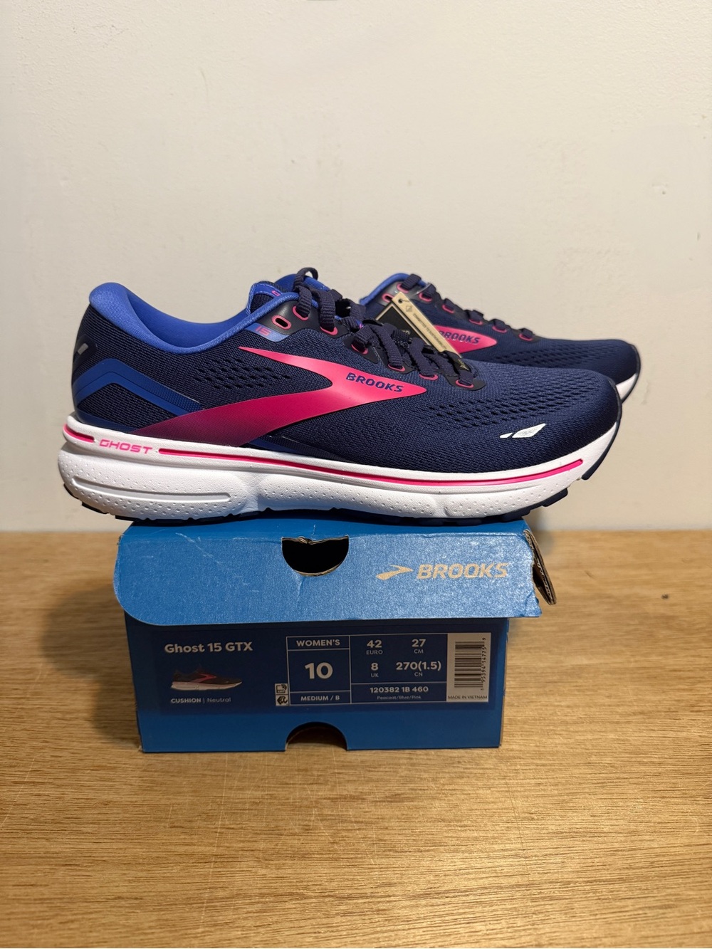 NIB Brooks Ghost 15 GTX Sneakers Medium Women Size 10